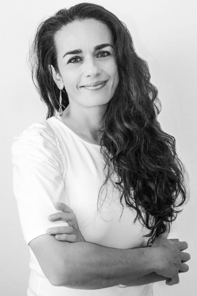 Alejandra Montes, retrato en blanco y negro